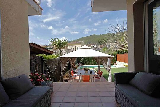 Casa amb jardí i piscina en venda a Montagut, Sant Julià de Ramis, Sarrià de Ter