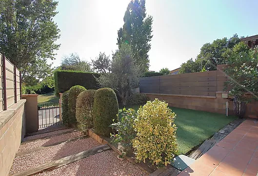 Jardín, casa en venta en Aiguaviva, Girona