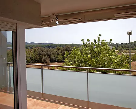 Terrassa, pis en venda amb pàrquing a Domeny, Girona
