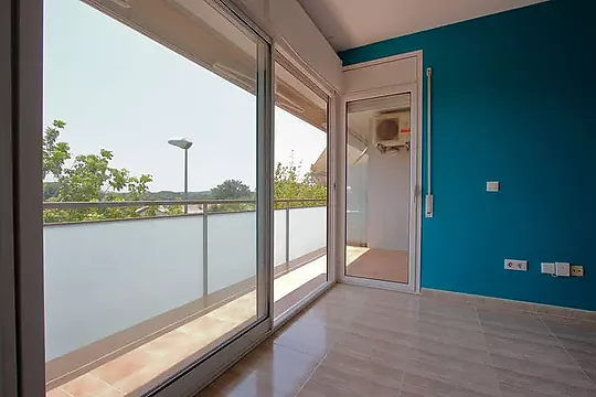 Sala i balcó terrassa, pis en venda amb pàrquing a Domeny, Girona