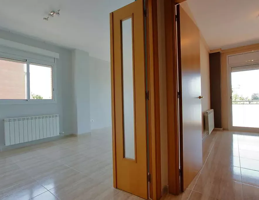 Sala i habitació principal, pis en venda amb pàrquing a Domeny, Girona
