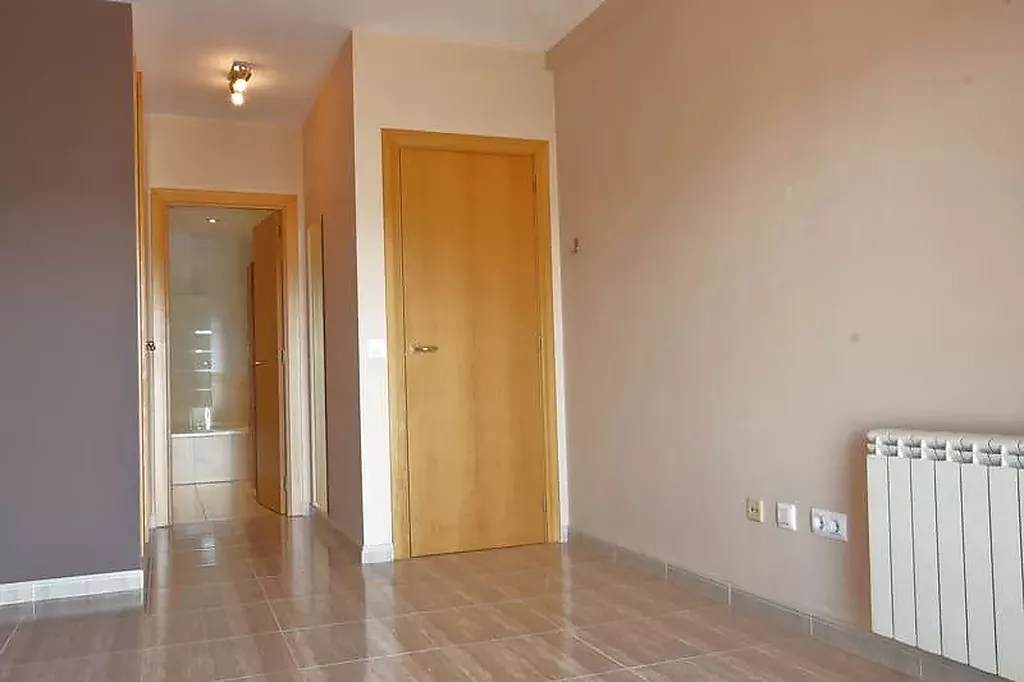 Habitació principal suite, pis en venda amb pàrquing a Domeny, Girona