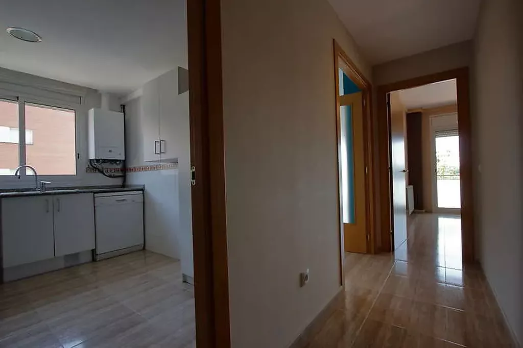 Cuina i passadís, pis en venda amb pàrquing a Domeny, Girona