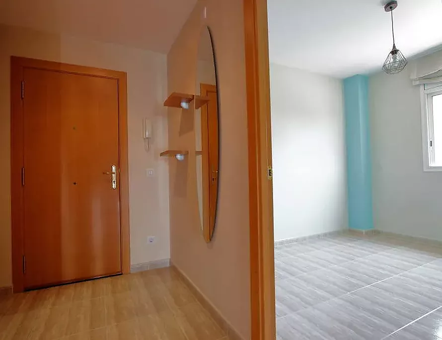 Habitació i rebedor, pis en venda amb pàrquing a Domeny, Girona