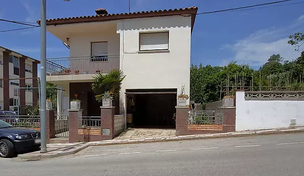 Casa aïllada de poble en venda a Santa Coloma de Farners, Girona