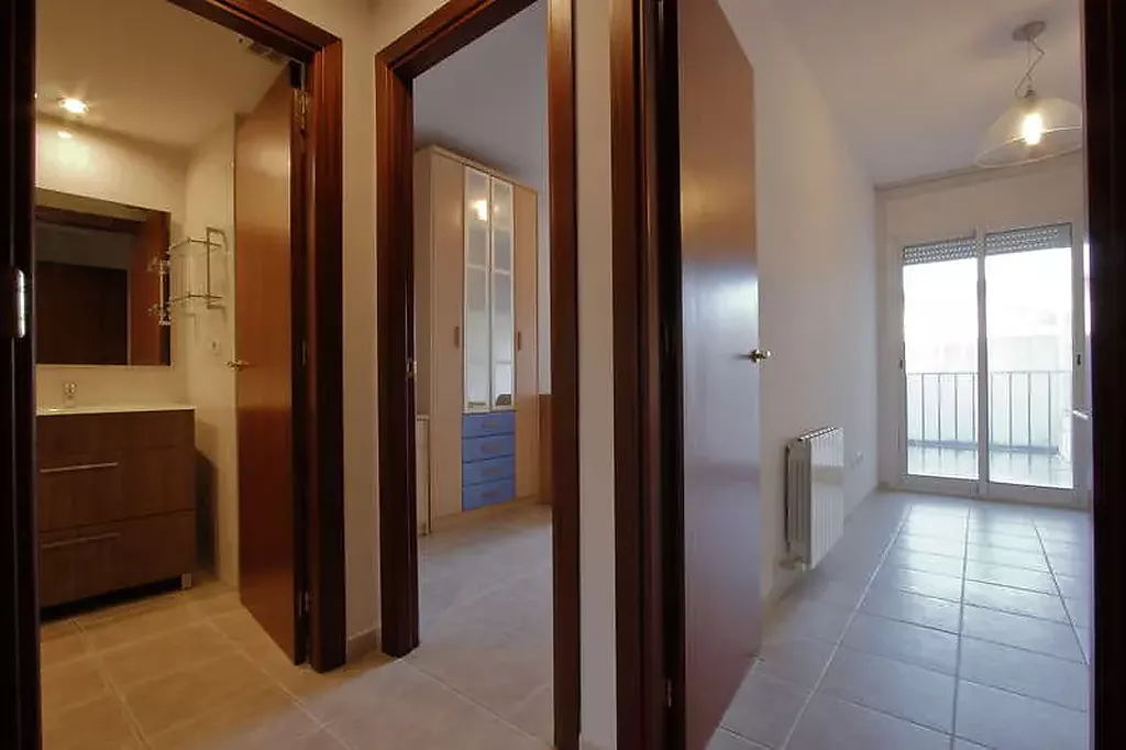 Habitacions i bany, pis en venda amb pàrquing i traster a Pont Major, Girona