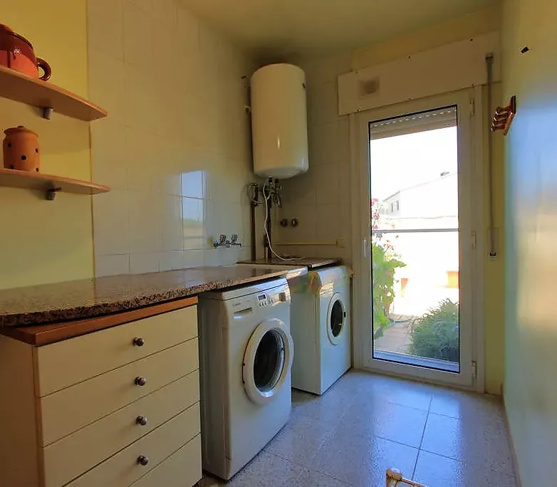 Rentador, casa en venda amb garatge i terrassa a Sarrià de Ter, Girona