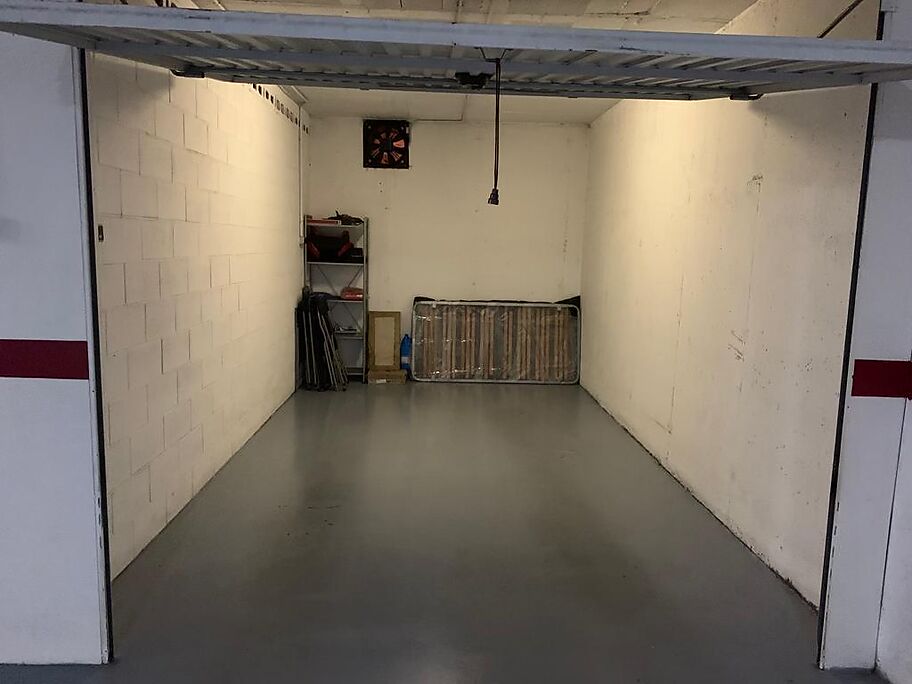 Garaje, piso en venta con garaje en Sarrià de Ter